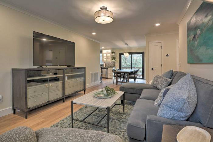 Updated and Modern House Less Than 1 Mi to Dtwn Bentonville!