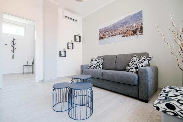 Bright Home - The House Of Travelers