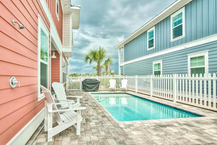 Hook, Wine & Sinker - Private Pool! Brand New!