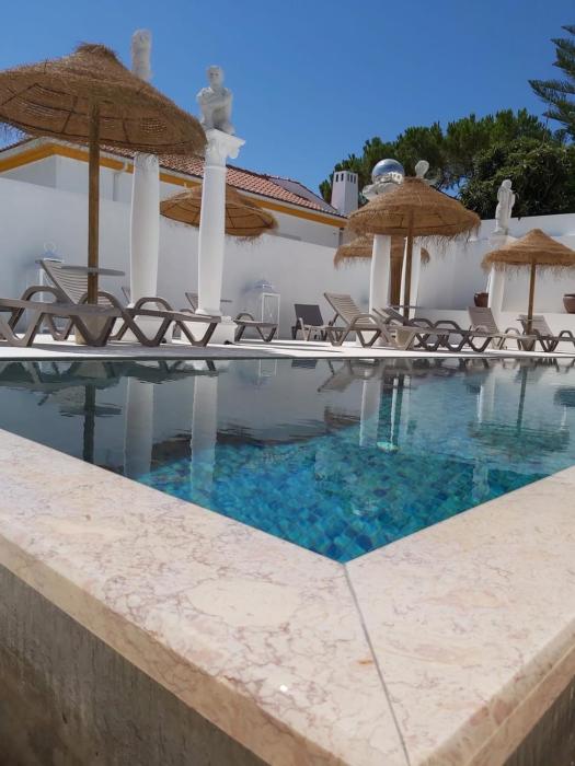 HOTEL S - ALOJAMENTO LOCAL