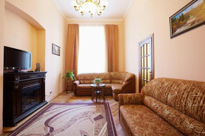 Театральная , 23 2х ком в историческом центре