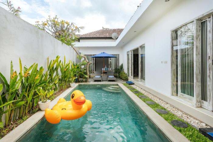 Villa Cathy, Seminyak - Modern 3 Bedroom Pool Villa!