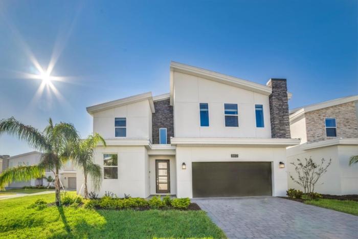 8812CRUDEN villa