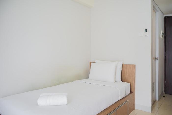 Chic Studio at Serpong Green View Apartment By Travelio