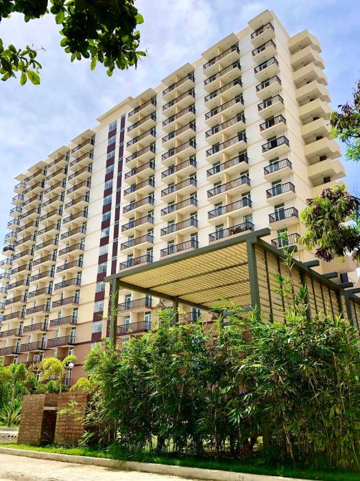 Condo w Balcony Near Mactan International Airport