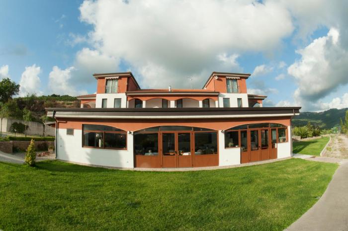 LEremo Country House