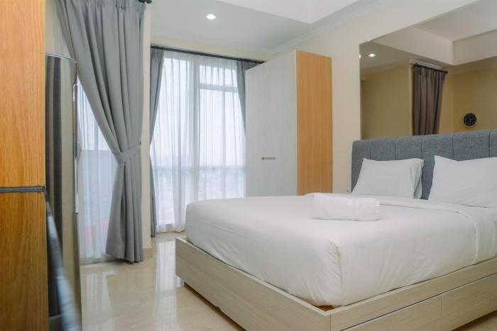 Pleasant and Simply Studio Room Menteng Park Apartment By Travelio
