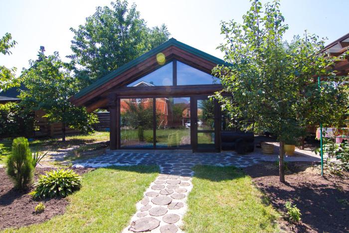 Дом с сауной и басейном на Теремках