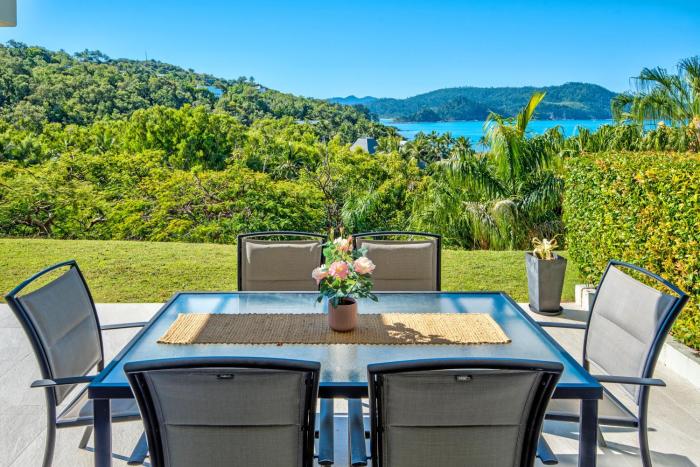 Poinciana 011 Hamilton Island - Ground floor with buggy, valet service and seaviews