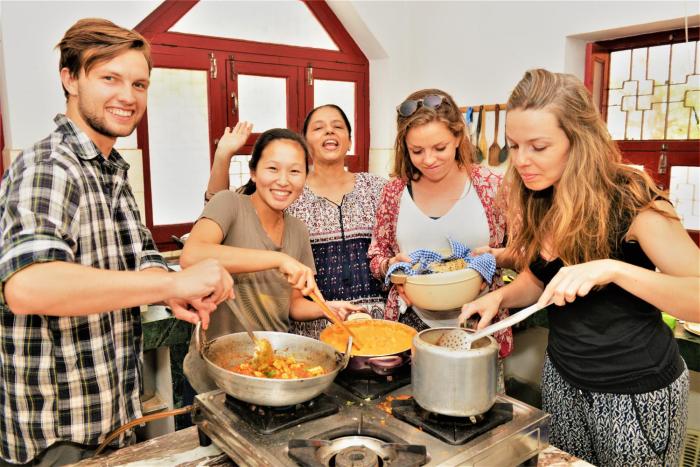 Enjoy! Udaipur Homestay by Hari Pari