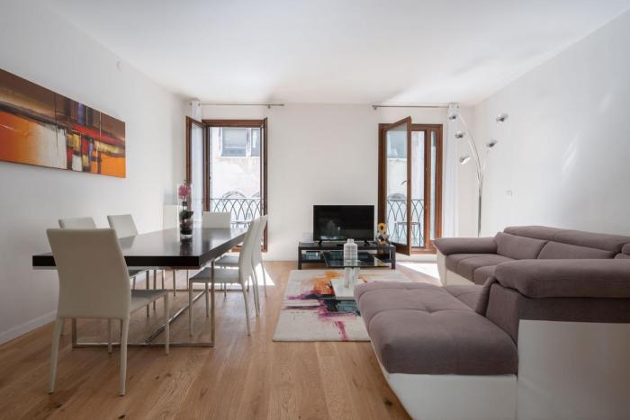 San Marco Prestige with Terrace by Wonderful Italy