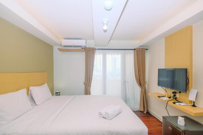 Relaxing and Stylish Studio at Amethyst Tower Apartment By Travelio