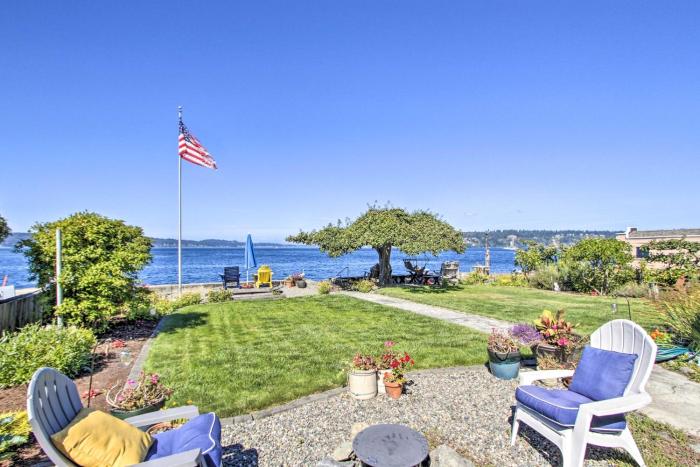 Gas Fire Pit, Views & Beach Access: Waterfront
