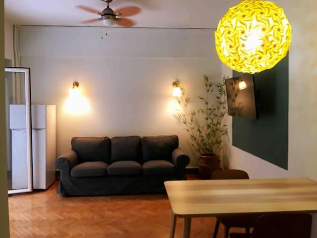 Elenis Central DownTown Quitness