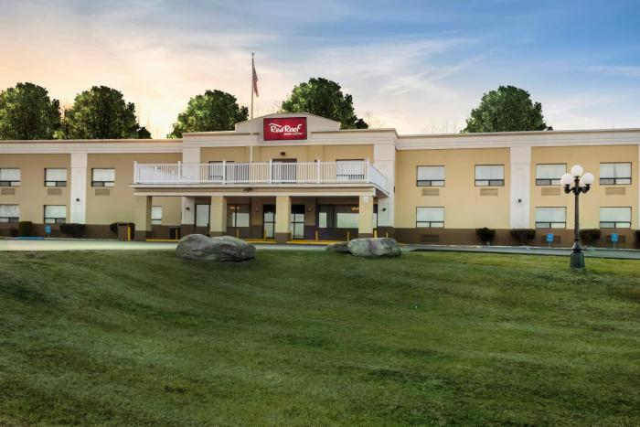 Red Roof Inn & Suites Newburgh - Stewart Airport West Point