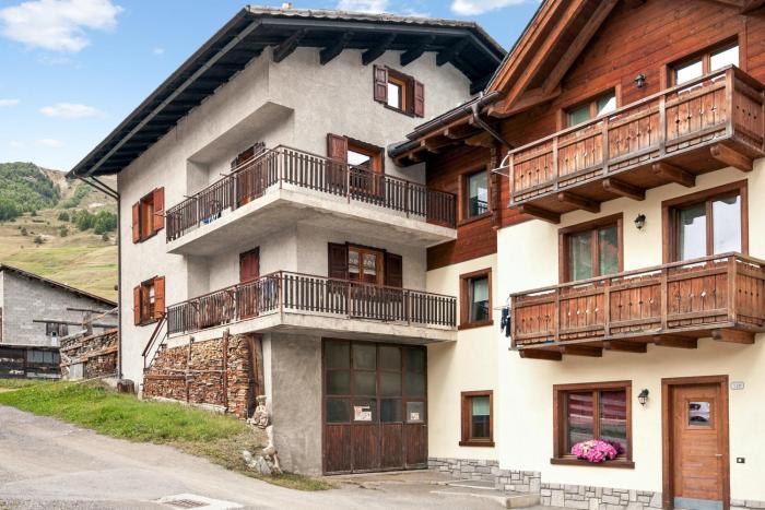 Comfortable Apartment in Livigno with Balcony