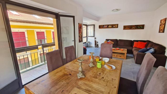 Attractive City Center Apartment