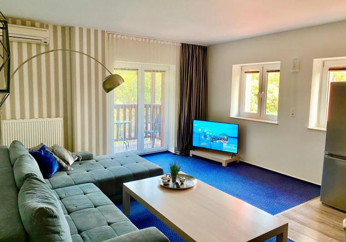 Słupsk forest PREMIUM HOTEL APARTAMENT M6 - Kaszubska street 18 - Wifi Netflix Smart TV50 - two bedrooms two extra large double beds - up to 6 people full - pleasure quality stay