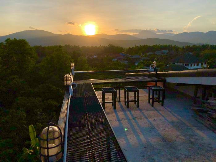 Sandee Place Mountain View Hotel โรงแรมแสนดีเพลส เมาเท่นวิว จอมทอง