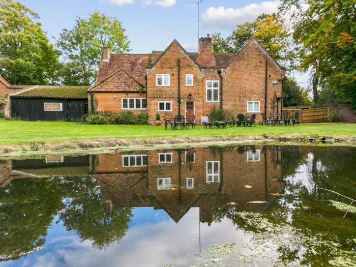 Historically Charming Home with Large Garden- Pass the Keys
