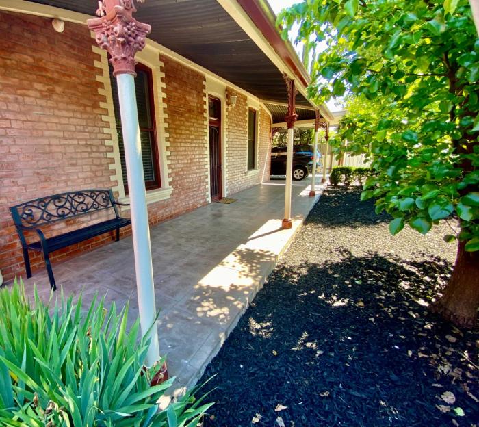 Home on Hume ! In Town 3BR Home With Garden, Pets Welcome