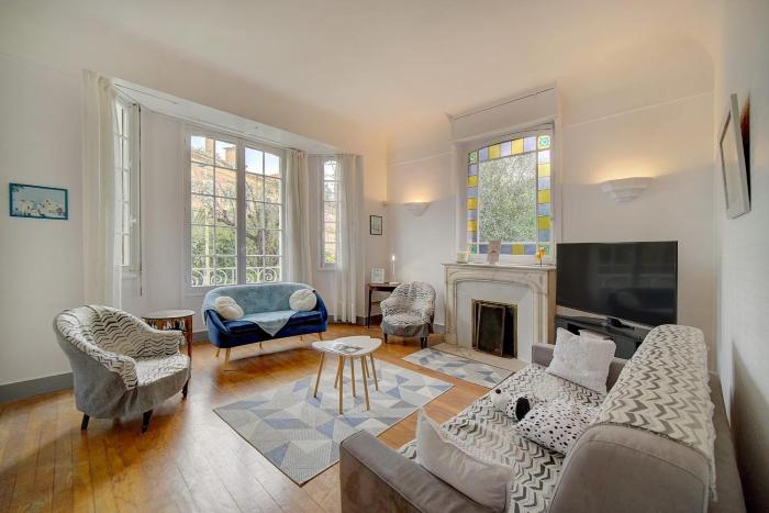 IMMOGROOM - Villa in the city center with terrace- garden