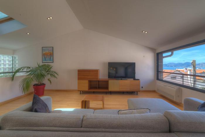 Upstays Sea View 100m2 Duplex Suquet
