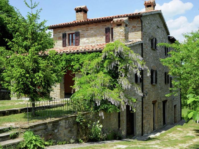 Farmhouse in Apecchio with Pool & Spa