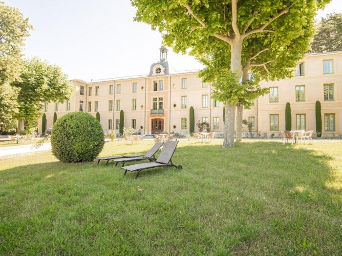 Studio in Montbrun Castle with Pool