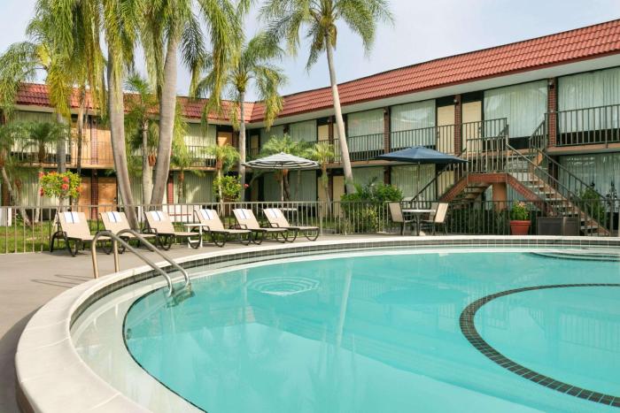 Days Inn by Wyndham ClearwaterCentral
