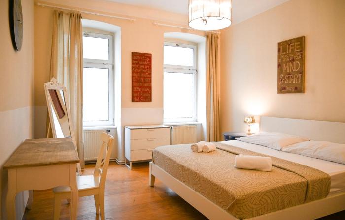 Bright Apartment Schönbrunn Palace