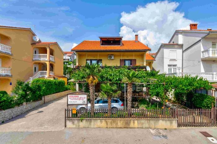 Two-Bedroom Apartment in Crikvenica VII