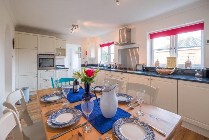 April Cottage, Aldeburgh - Close to Aldeburgh beach and High Street - Managed by Aldeburgh Coastal Cottages
