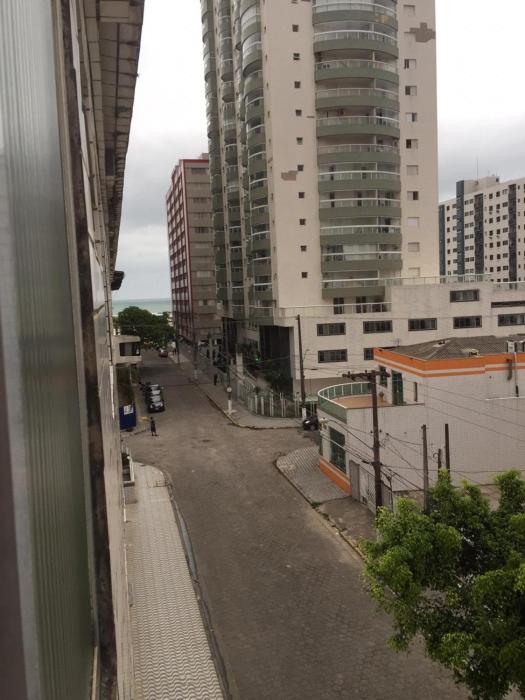 Kitnet uma quadra da Praia - AVIAÇÃO - Ar Condicionado - Internet - TV Plana