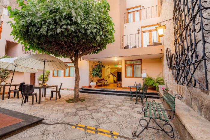 Hotel Los Tambos Colonial