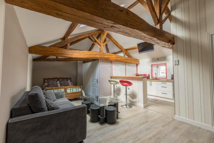 Maison accueillante à Mouterre-Silly avec jardin et cheminée