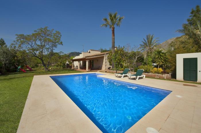 Villa Sort Den Jaume with pool large garden