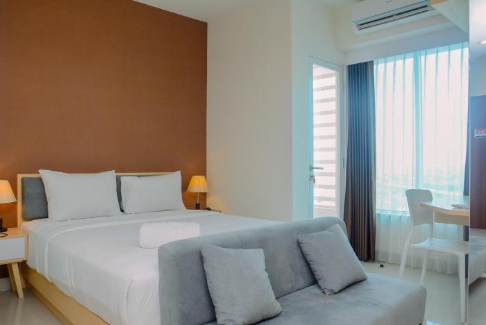 Grand Kamala Lagoon Studio Apartment with Modern Interior By Travelio