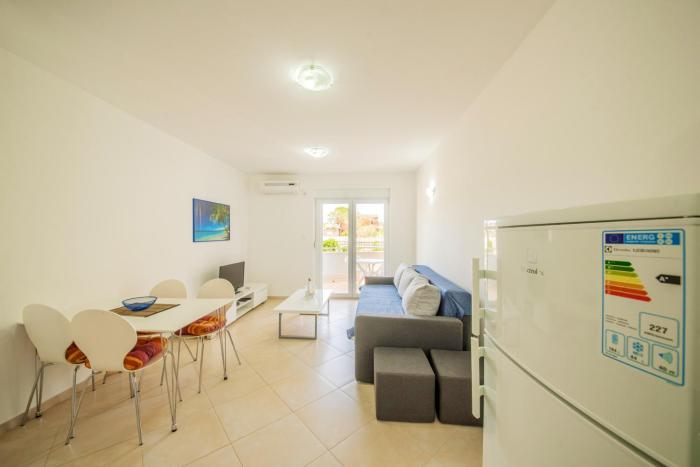 One bedroom appartement at Vrsi 350 m away from the beach with furnished terrace and wifi