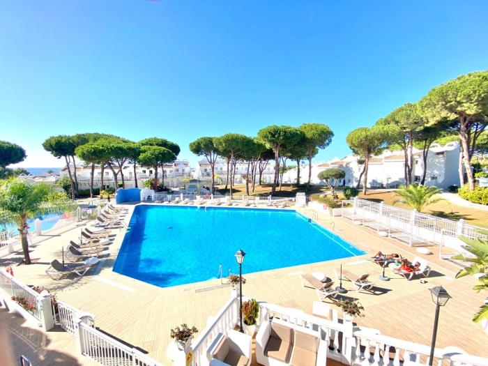 VIME I Marbella East SWIMMING POOL, GYM & SPA - EaW Homes