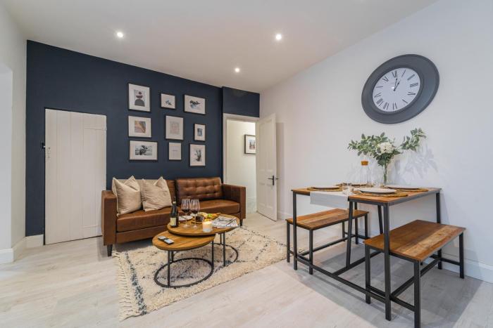 South View - 3 bed modern Chester house - Close to city centre