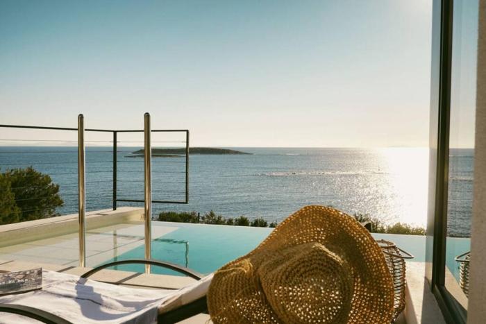 180° Sea View Private House Vis Island archipelago