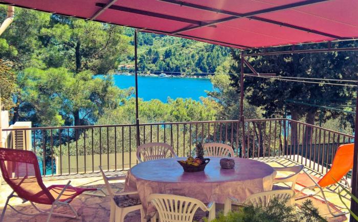 Seafront Apartment Dana