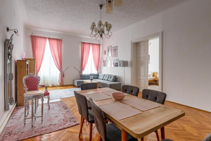 Mira Center Residence