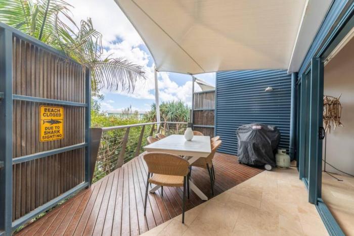 Saltwater 5 - sleeps 8 - close to Main Beach
