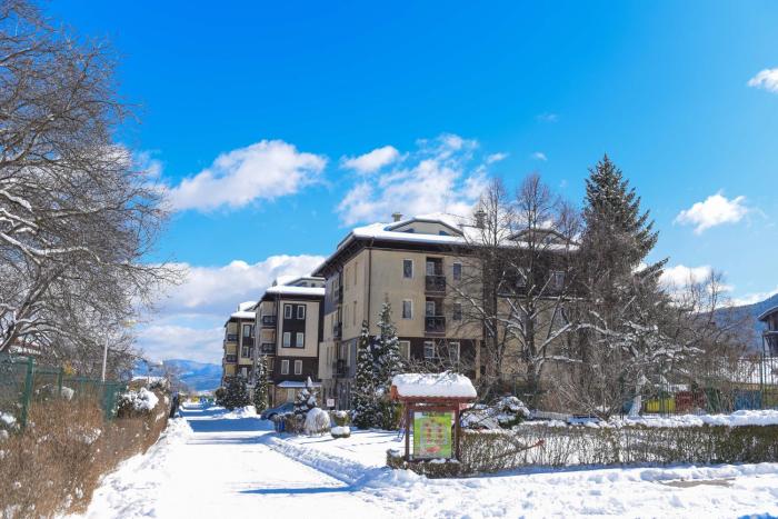 Hotel Bojur & Bojurland Apartment Complex
