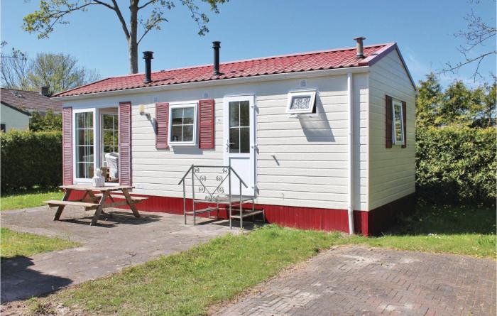 2 Bedroom Stunning Home In Tzummarum