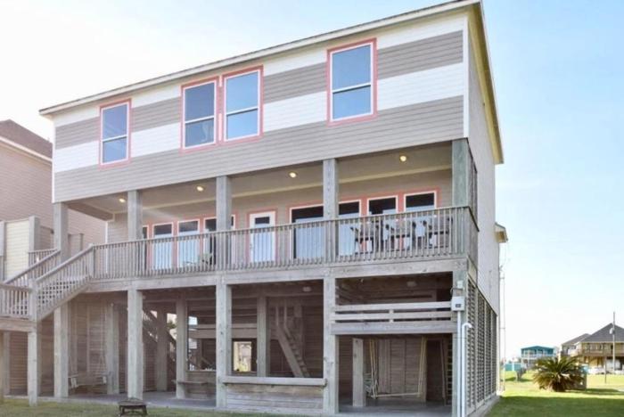 58 Steps To The Sea home