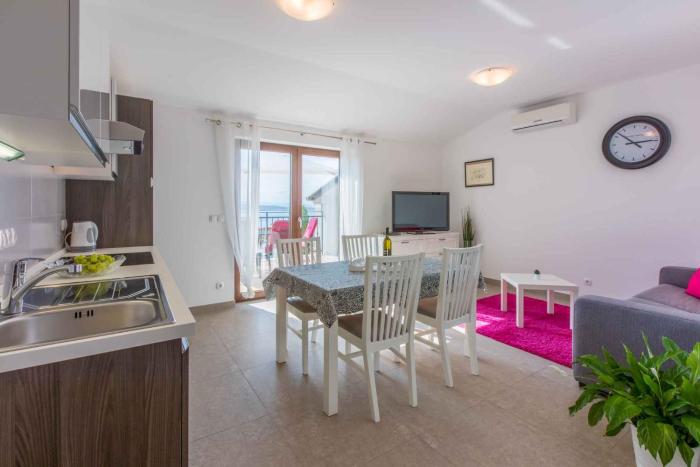 Apartment in Crikvenica 34970