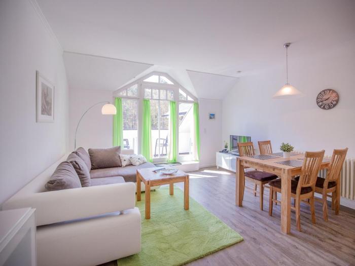 Dünenpark Binz - Komfortplus Ferienwohnung mit 1 Schlafzimmer und Balkon im Dachgeschoss 295